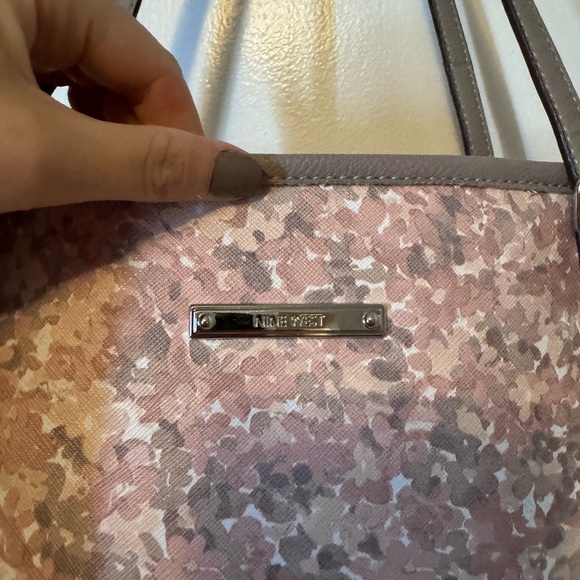 Nine West zip up tote - Picture 2 of 15